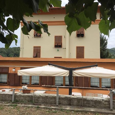 Albergo Chiara Savignone Екстер'єр фото