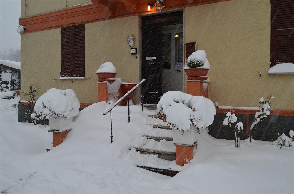 Albergo Chiara Savignone Екстер'єр фото