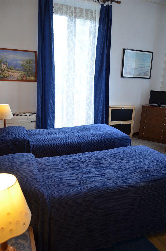 Albergo Chiara Savignone Екстер'єр фото