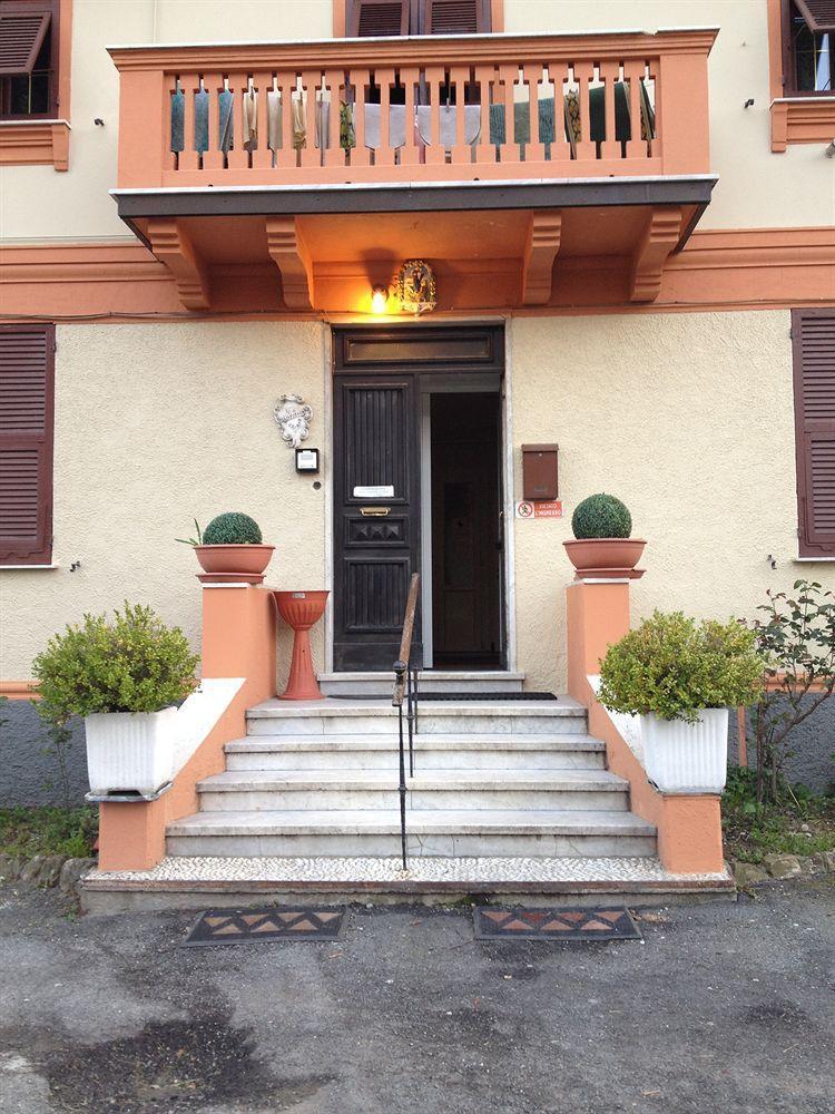 Albergo Chiara Savignone Екстер'єр фото