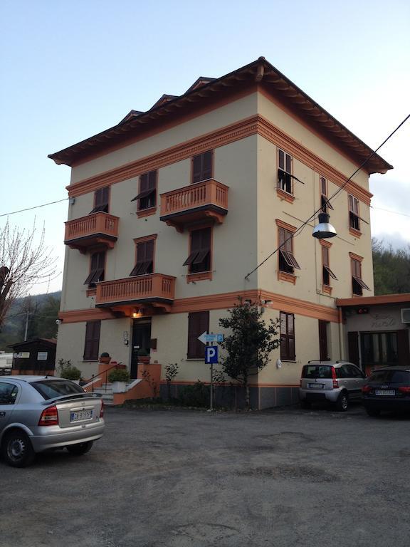 Albergo Chiara Savignone Екстер'єр фото